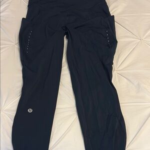 Lululemon Navy Fast and Free high rise crop sz 8 23 inch inseam